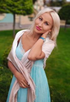 16713-Alina-Ukrainian-Woman-Kiev