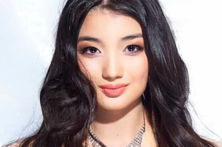 Kazakh women - traditional beauty from Kazakhstan