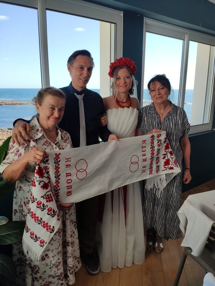 Tony and Olena - wedding France