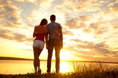 4 Advantages of International Dating